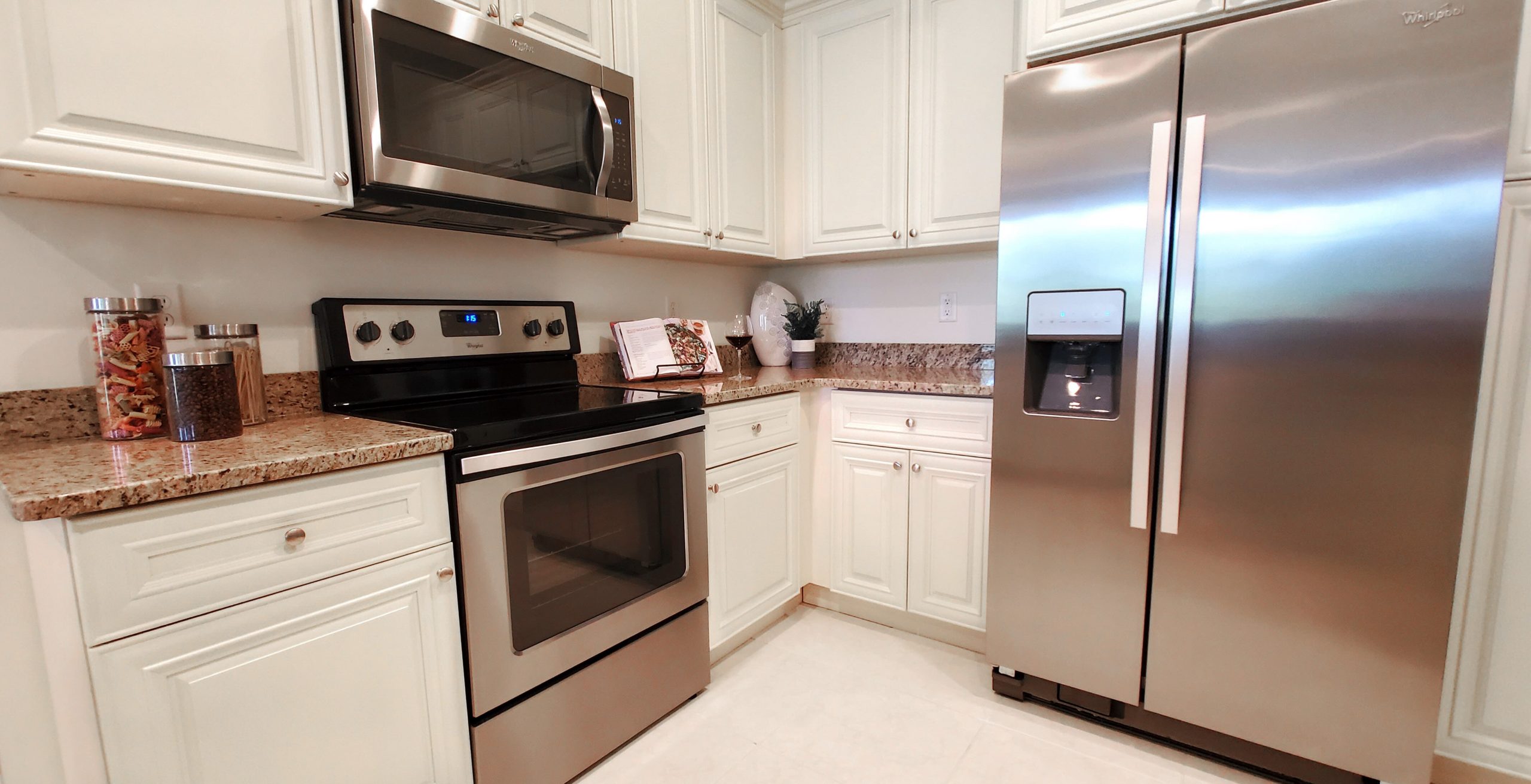 Broadmoor Kitchen - corner dishwasher